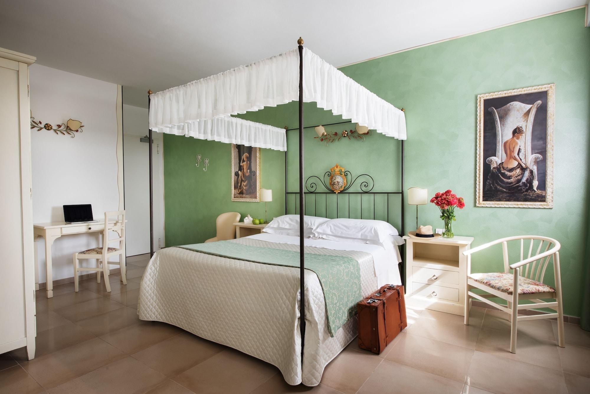 Corsignano Hotel 4*
